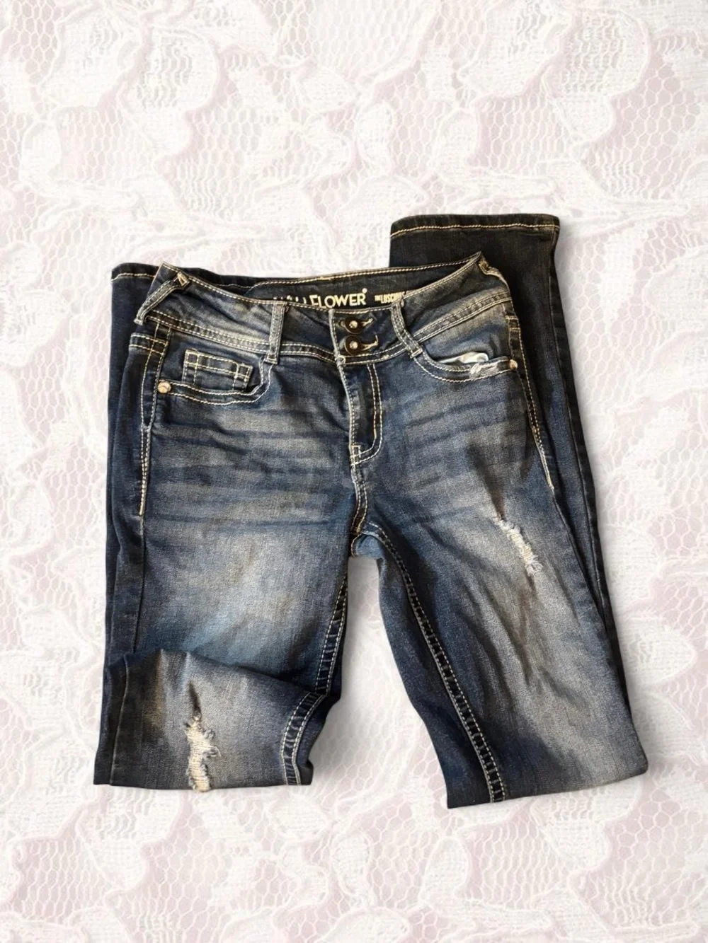 Wallflower vintage 2000s